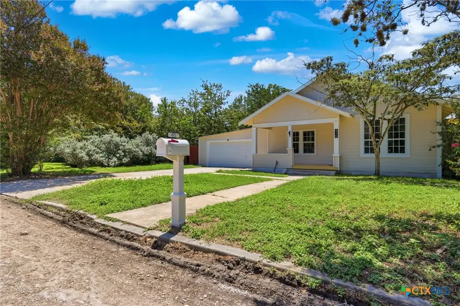 415 Elm Street, Seguin, TX 78155 - #3