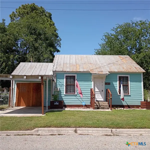 606 E Newman, Cuero, TX 77954