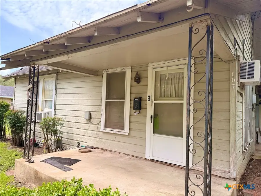 107 Smith Street, Gonzales, TX 78629 - #3