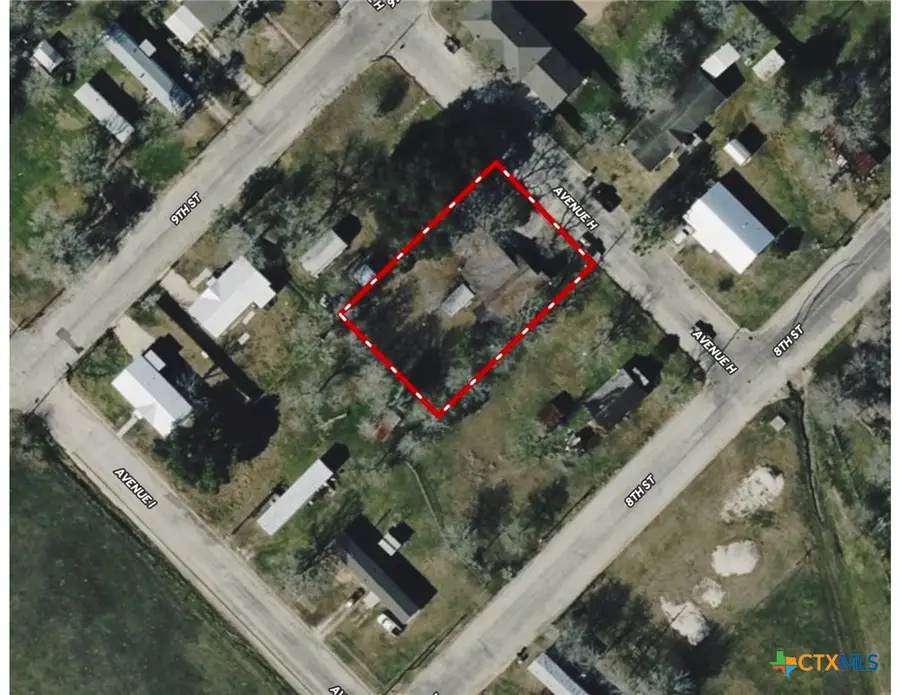 810 N Avenue H, Shiner, TX 77984 - #3