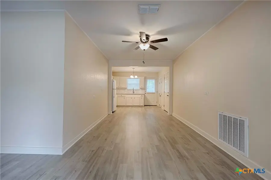 903 N Glendale Street, Hallettsville, TX 77964 - #3