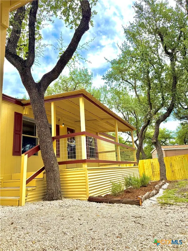 163 Quail Run St, Canyon Lake, TX 78133
