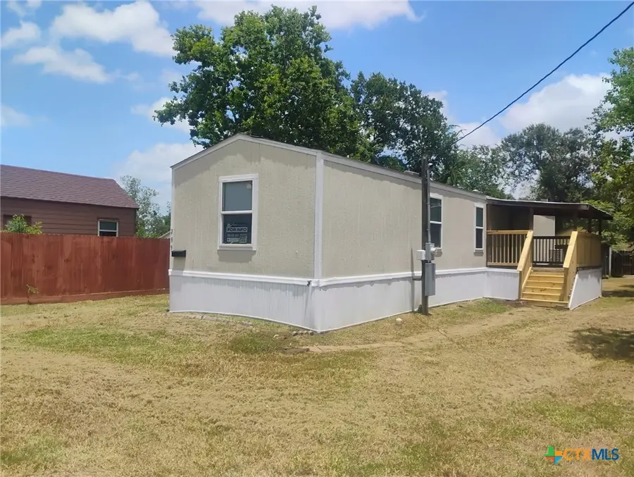 209 Olive, El Campo, TX 77437 - #2
