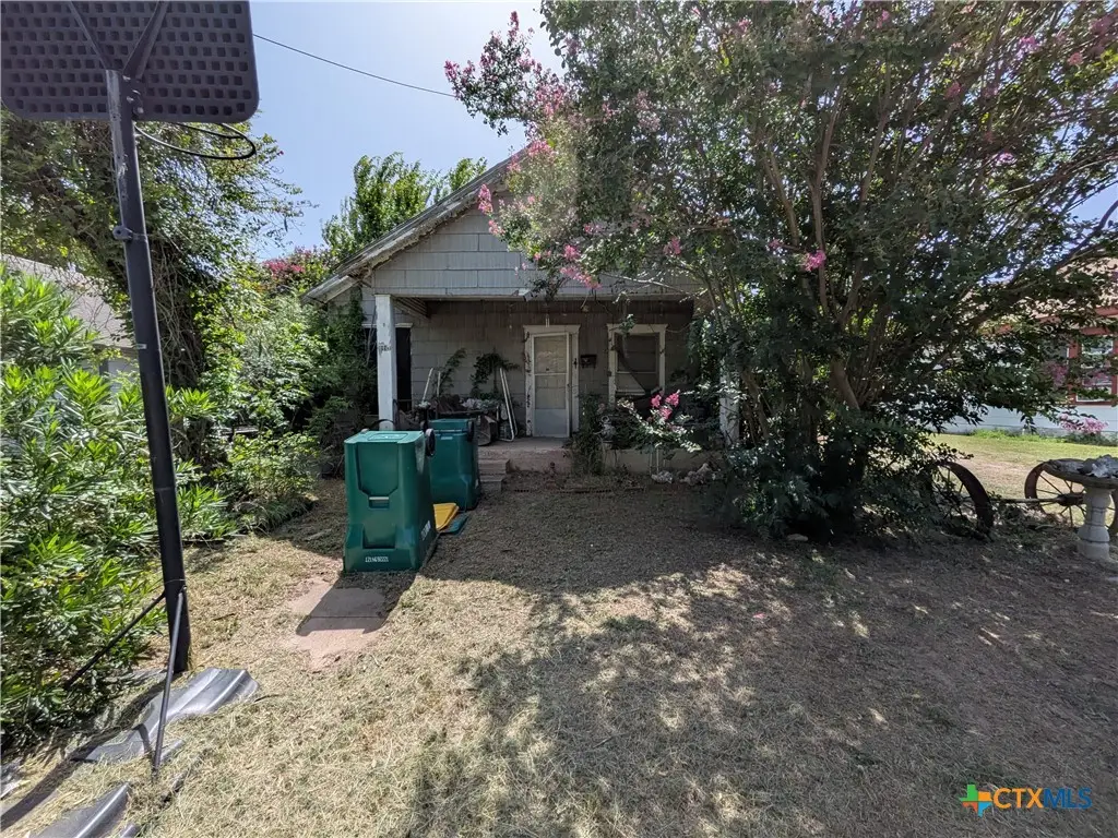 410 S 14th Street, Gatesville, TX 76528 - #1