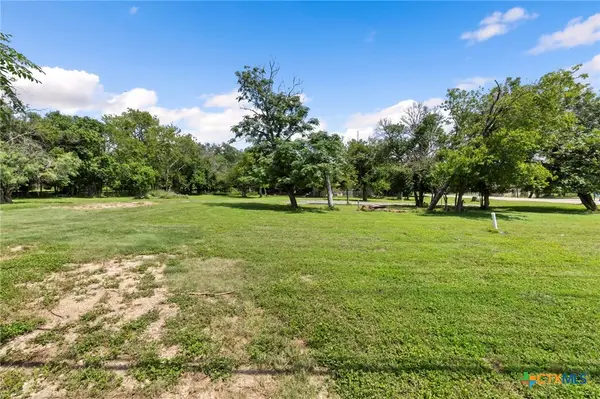 1408 N Bishop Street, San Marcos, TX 78666