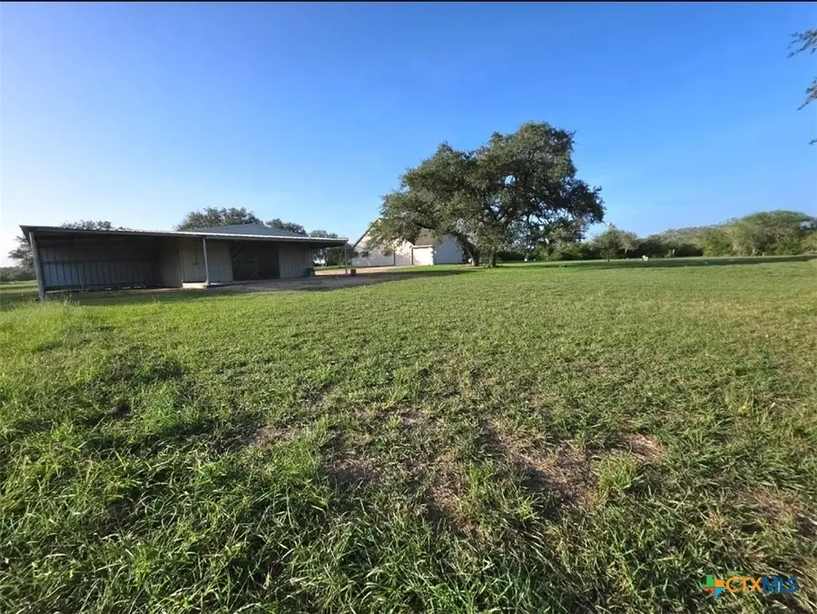565 E Ward Street, Goliad, TX 77963 - #3