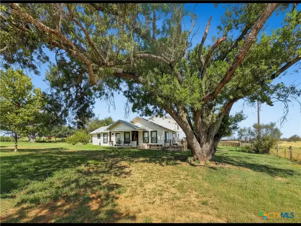 2520 County Road 232, Gonzales, TX 78629