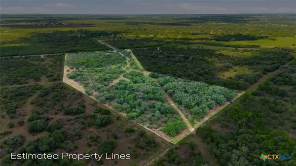 395 Machicek Rd, Goliad, TX 77963