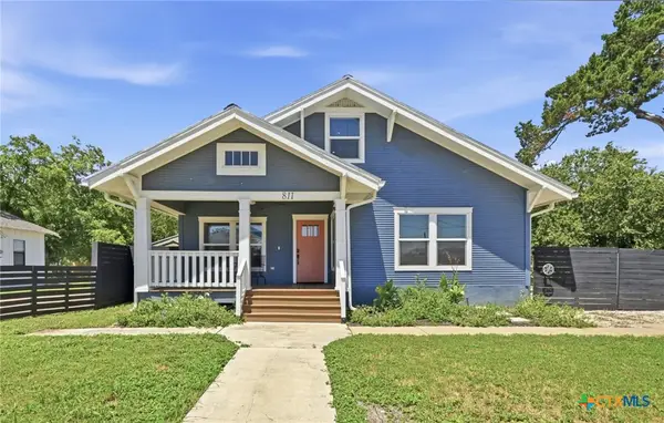 811 / 813 S Commerce Street, Lockhart, TX 78644