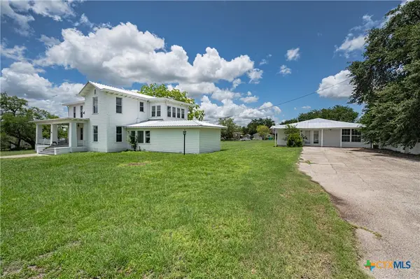 519 Fm 623, Pettus, TX 78146