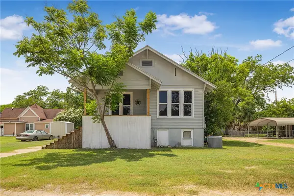 414 E Hochheim Street, Yoakum, TX 77995