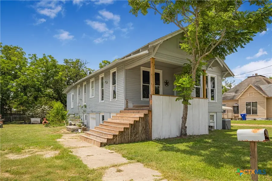 414 E Hochheim Street, Yoakum, TX 77995 - #3