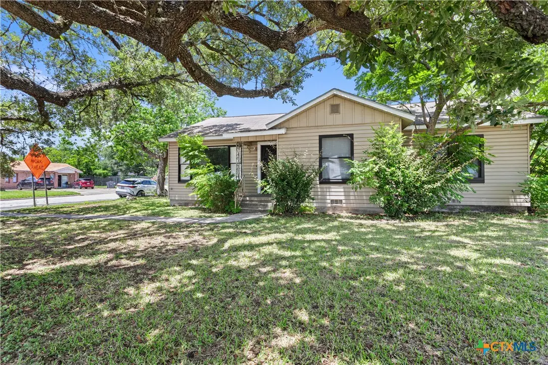 1902 E Red River Street, Victoria, TX 77901 - #1