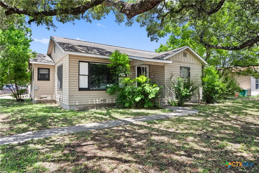 1902 E Red River Street, Victoria, TX 77901 - #2