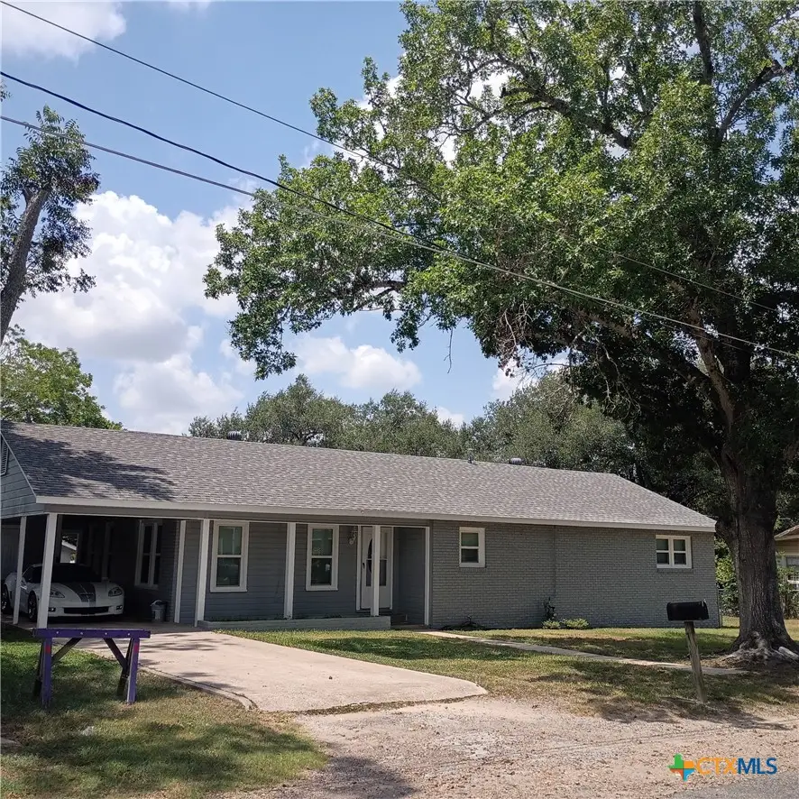 607 E Hamilton, Cuero, TX 77954 - #2