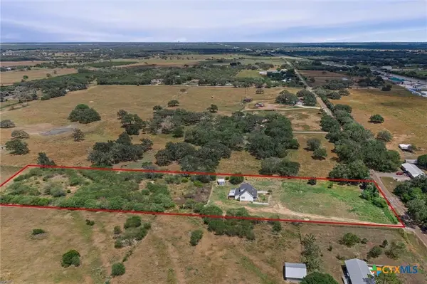1214 E Oak Street, Goliad, TX 77963
