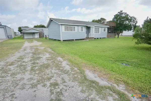 902 W Monroe Avenue, Port O'Connor, TX 77982