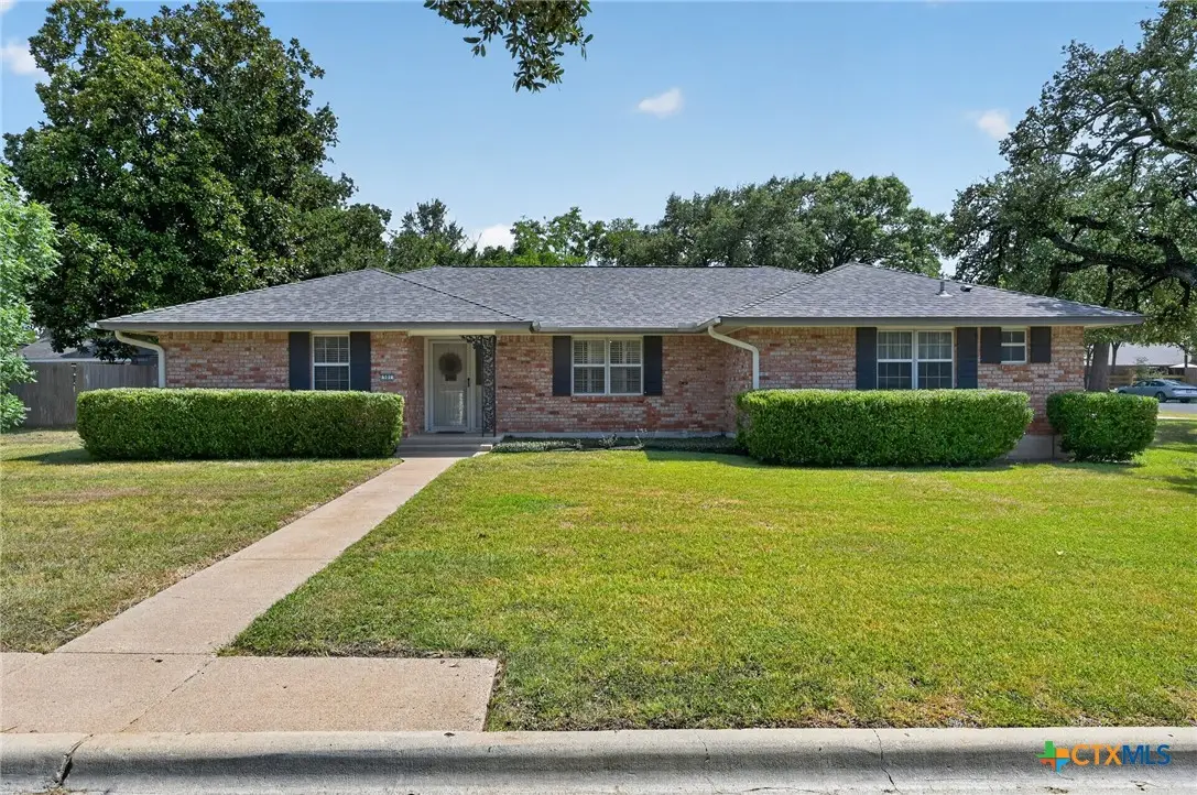501 E 24th Avenue, Belton, TX 76513 - #1