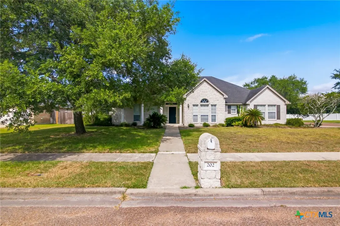 202 Ridge View, Victoria, TX 77904 - #1