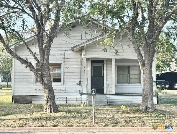 409 W Morris Street, Yoakum, TX 77995