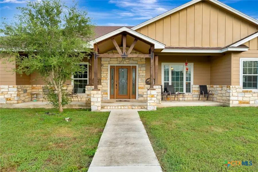 1207 Friar Rd, Cuero, TX 77954 - #2