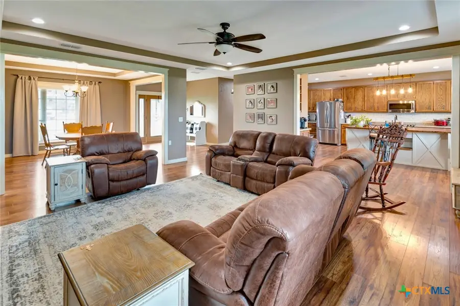 1207 Friar Rd, Cuero, TX 77954 - #3