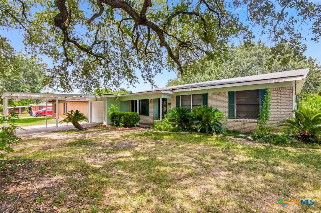 2302 E Rosebud Avenue, Victoria, TX 77901 - #1