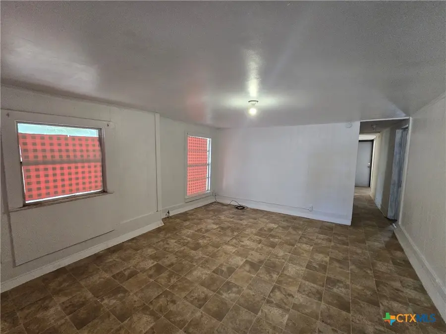 313 Commerce Street, Marlin, TX 76661 - #2