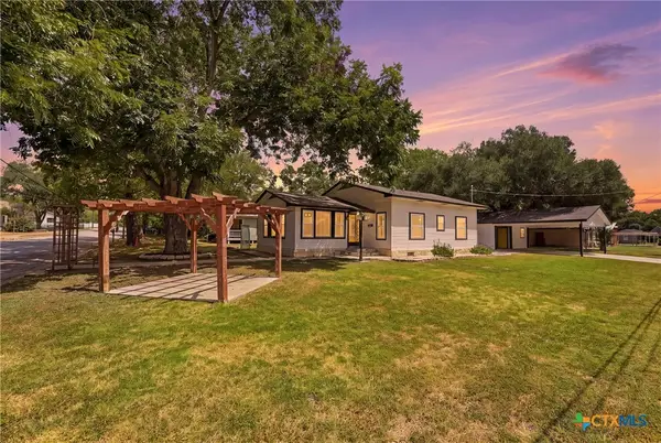 104 N Bright Street, Gonzales, TX 78629