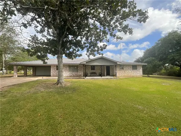 1672 Fm 318, Hallettsville, TX 77964
