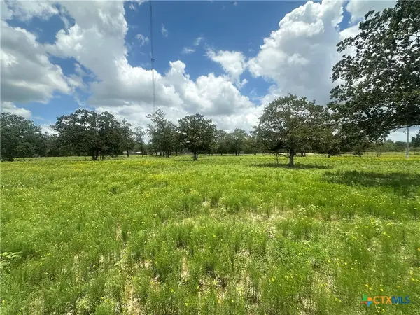 3351 W I 10 Frontage Road, Flatonia, TX 78941