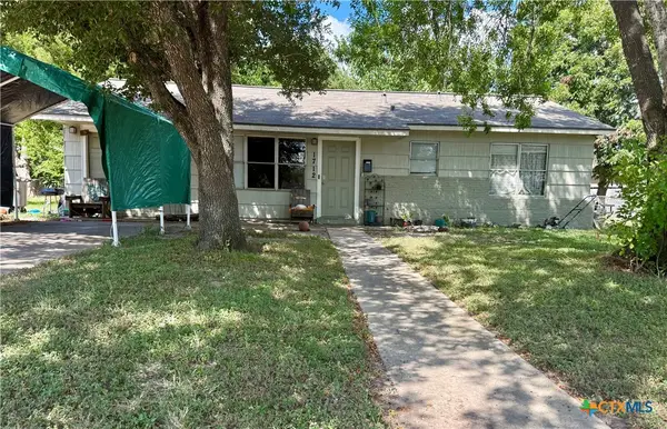 1712 Bowie Drive, Victoria, TX 77901