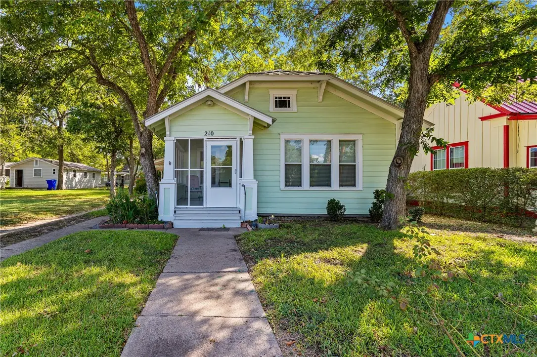 210 Pecan Street, Yoakum, TX 77995 - #1