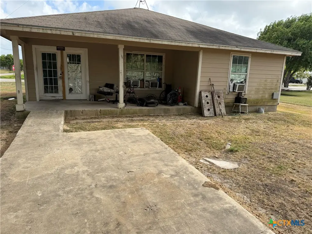 602 W Dallas Avenue, Seadrift, TX 77983 - #1