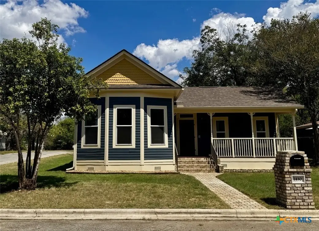 1430 N Hamilton Street, Gonzales, TX 78629 - #1