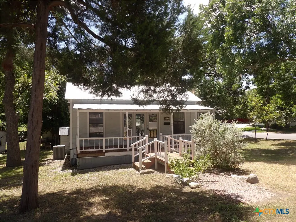 493 W Jahn Street, New Braunfels, TX 78130 - #1