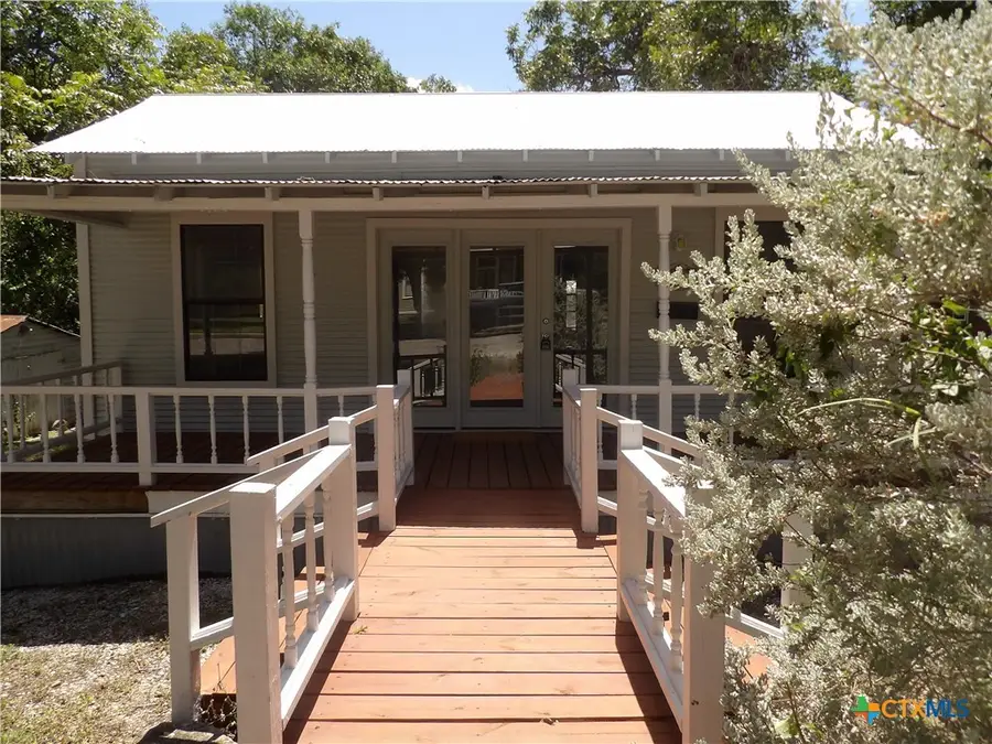 493 W Jahn Street, New Braunfels, TX 78130 - #2