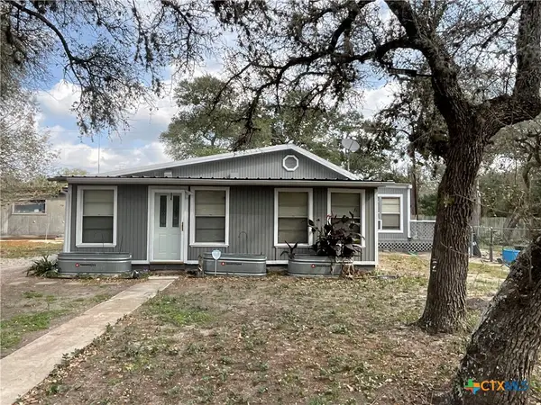 298 Winding Way Drive, Victoria, TX 77905