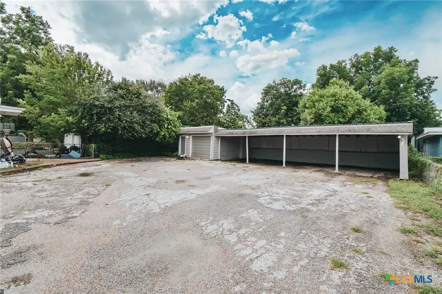 1503 E Virginia Avenue, Victoria, TX 77901 - #3
