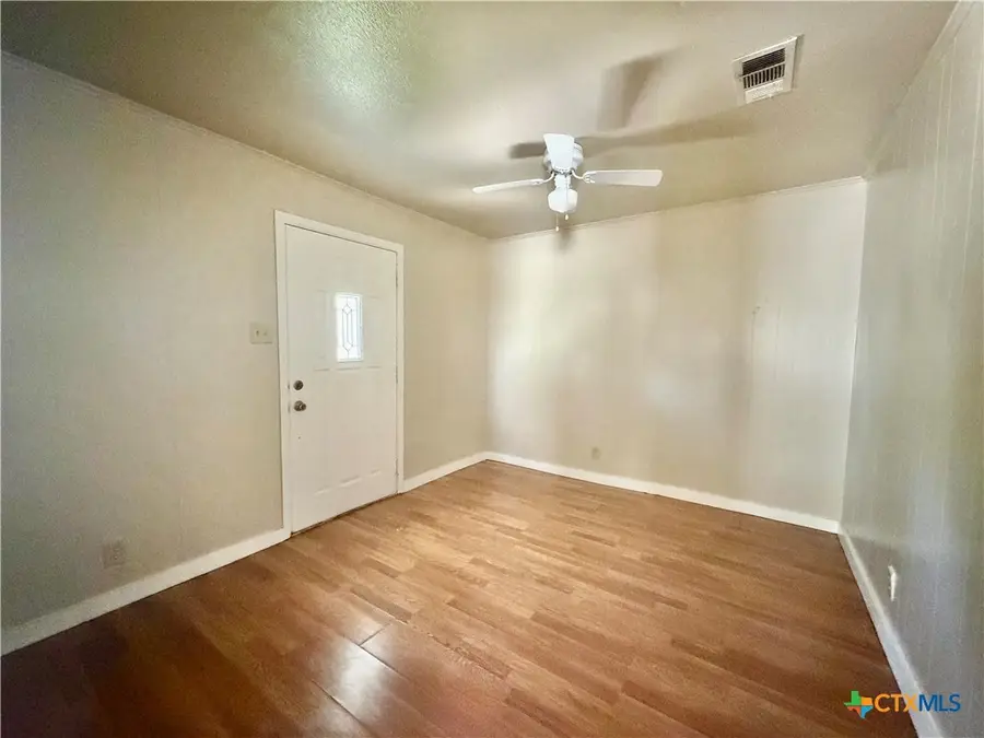 914 Kleine Street, Gonzales, TX 78629 - #2