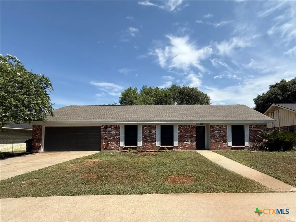 208 Mossy Oaks Lane, Victoria, TX 77904 - #1