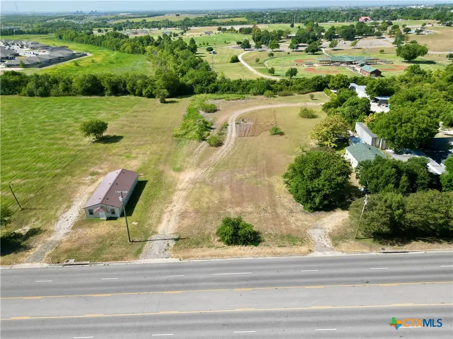 2001 E Adams Avenue, Temple, TX 76501 - #2