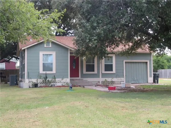 301 & 301A Colorado, Edna, TX 77957