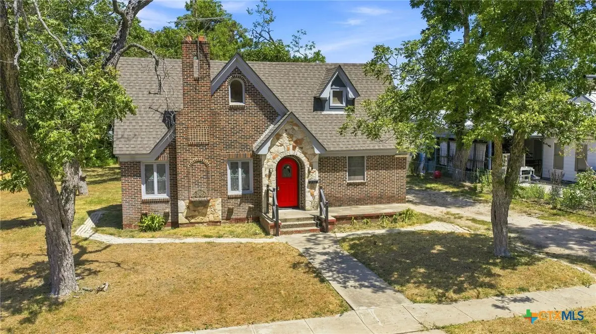 210 S Cedar Street, Seguin, TX 78155 - #1