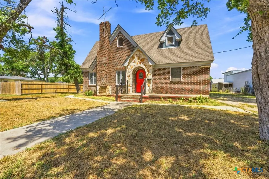 210 S Cedar Street, Seguin, TX 78155 - #2