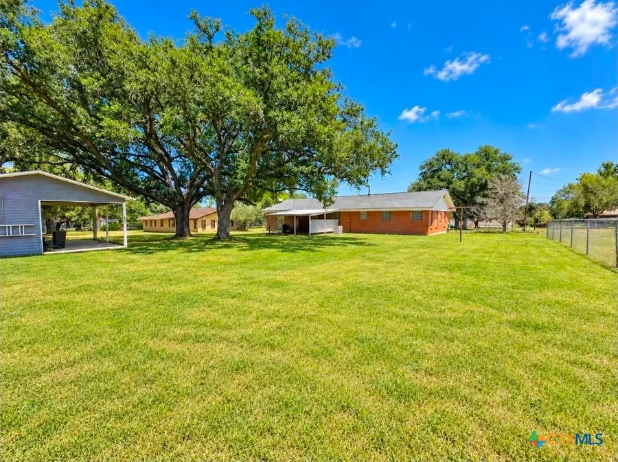 706 N San Patricio Street, Goliad, TX 77963 - #2