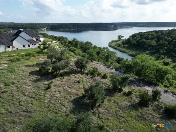 215 Lakeview Drive, Morgans Point Resort, TX 76513