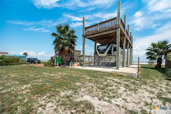 703 N Ocean Drive, Port Lavaca, TX 77979