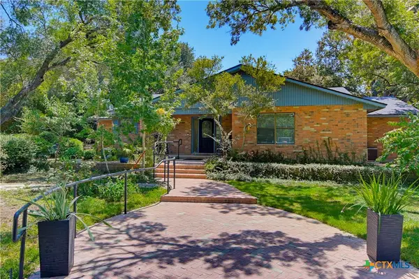 1223 Old Homestead, Seguin, TX 78155