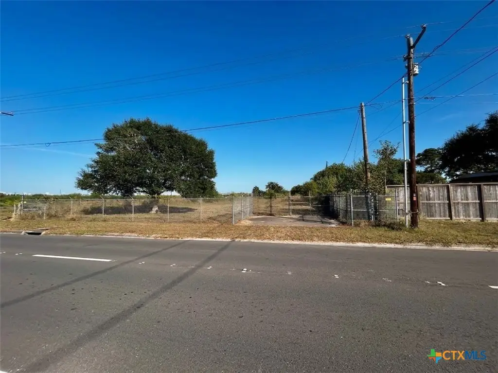 2205 Salem Road, Victoria, TX 77904 - #1